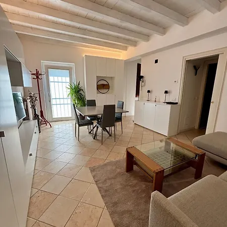 Eddy's House Apartman Brescia